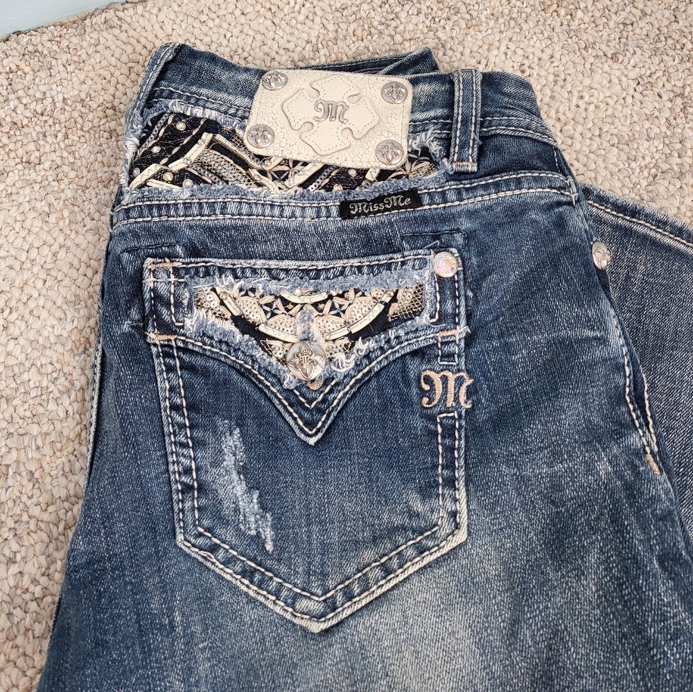 Miss Me Jeans mid-rise crop distressed sequence A25